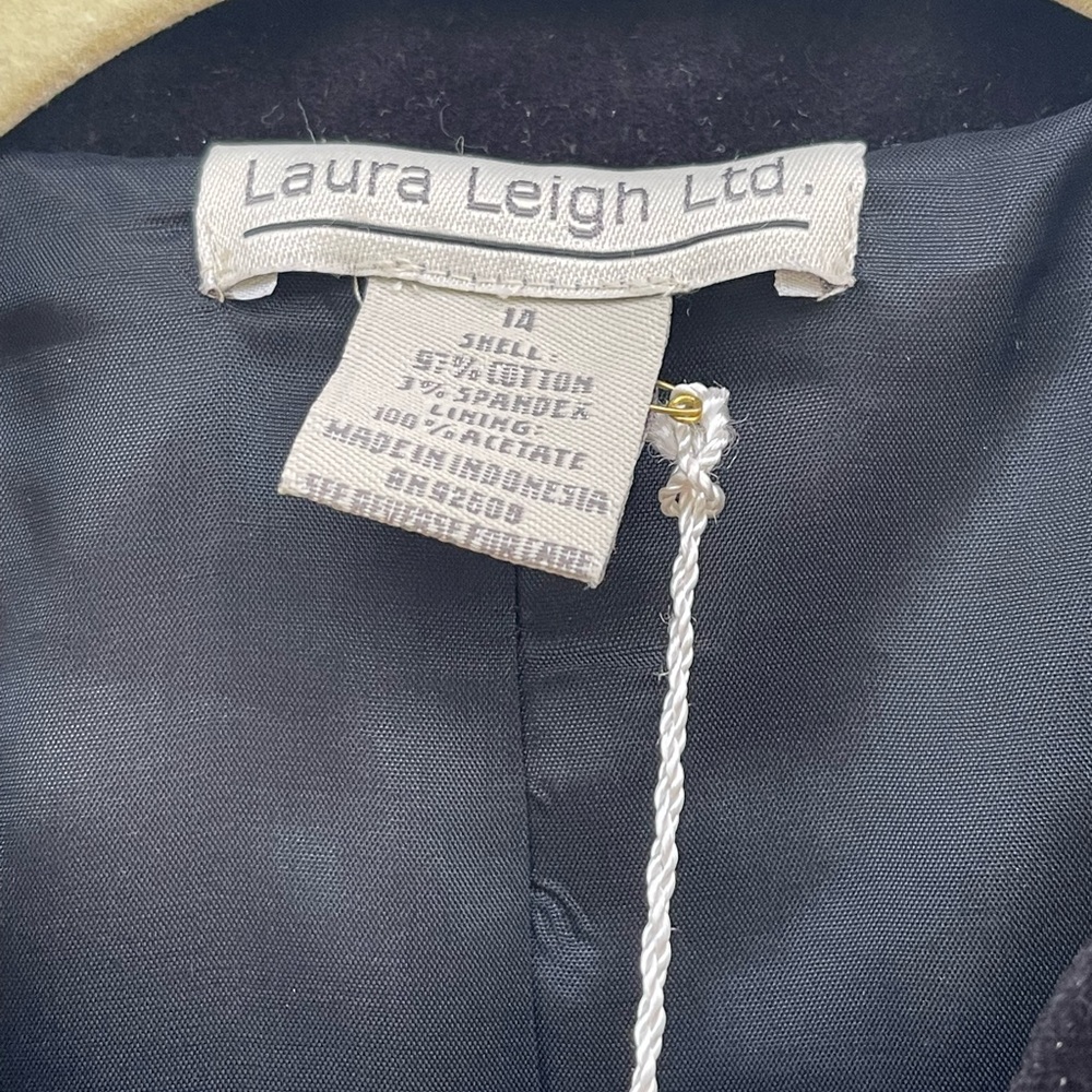 Laura Leigh Black Velvet Cropped Blazer - Picture 2 of 9